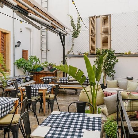 Djumba Hotel & Cafe Никосия Экстерьер фото