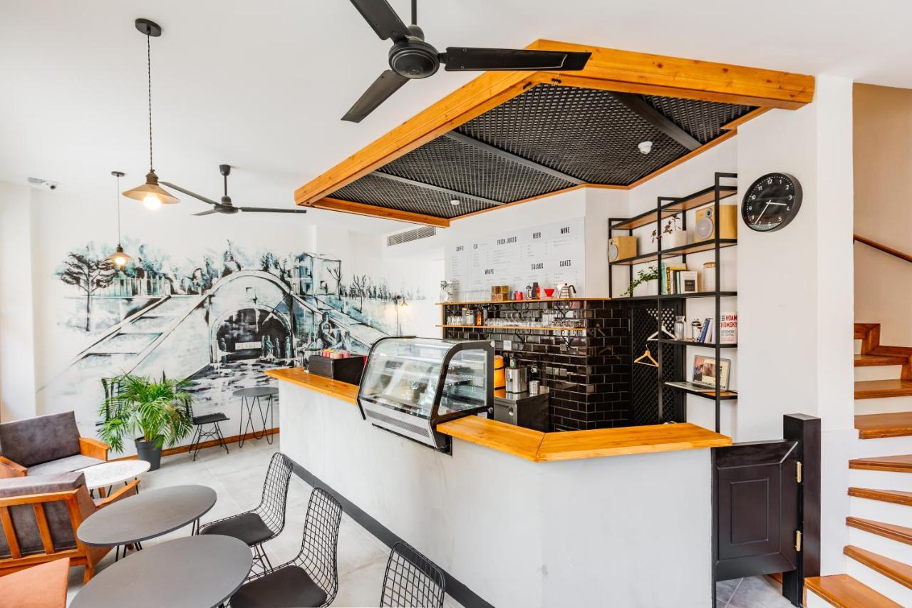 Djumba Hotel & Cafe Никосия Экстерьер фото